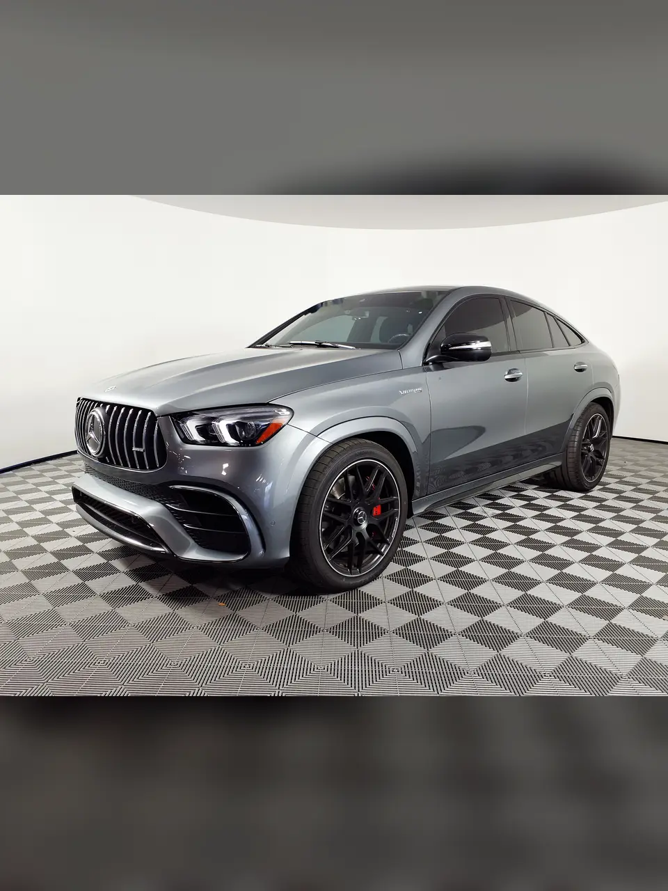 Grauer Mercedes-AMG GLE 63 S 4MATIC+ Coupé, Modellabbildung